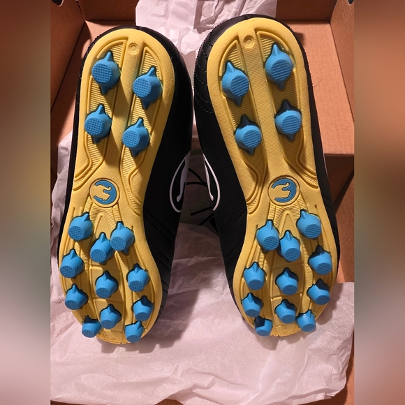 Puma Black Quilted Sneakers with Multicolor Speckled Laces - Picture 2 of 15